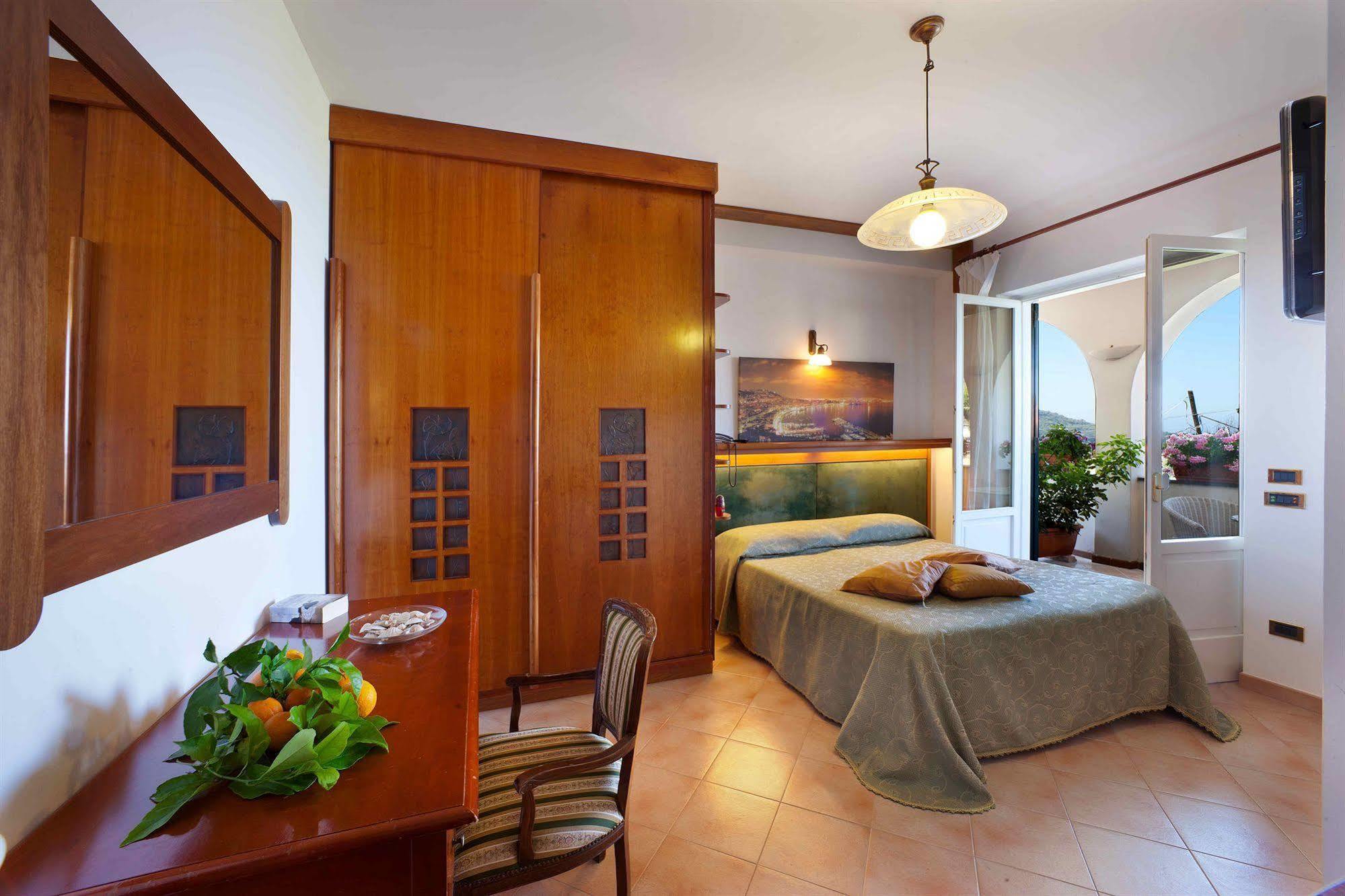 Villa Pane Resort ซอร์เรนโต ภายนอก รูปภาพ